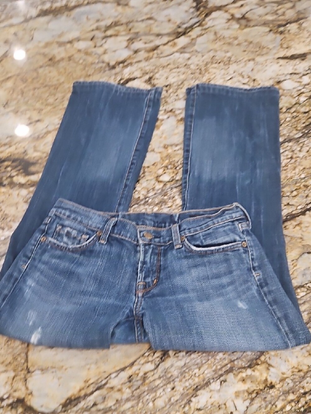 Citizens Of Humanity Women's Blue Washed Jeans. Size 28 Inseam 29.5" Rise 7.5" - Picture 7 of 11